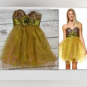 Cinderella Divine Ball Gown HAND BEADED, Sequin, Short Formal Dress Women’s 6